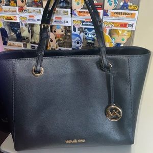 Michael kors tote
